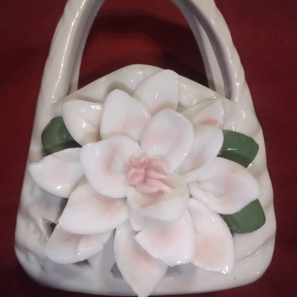 Miniature brides basket with flower